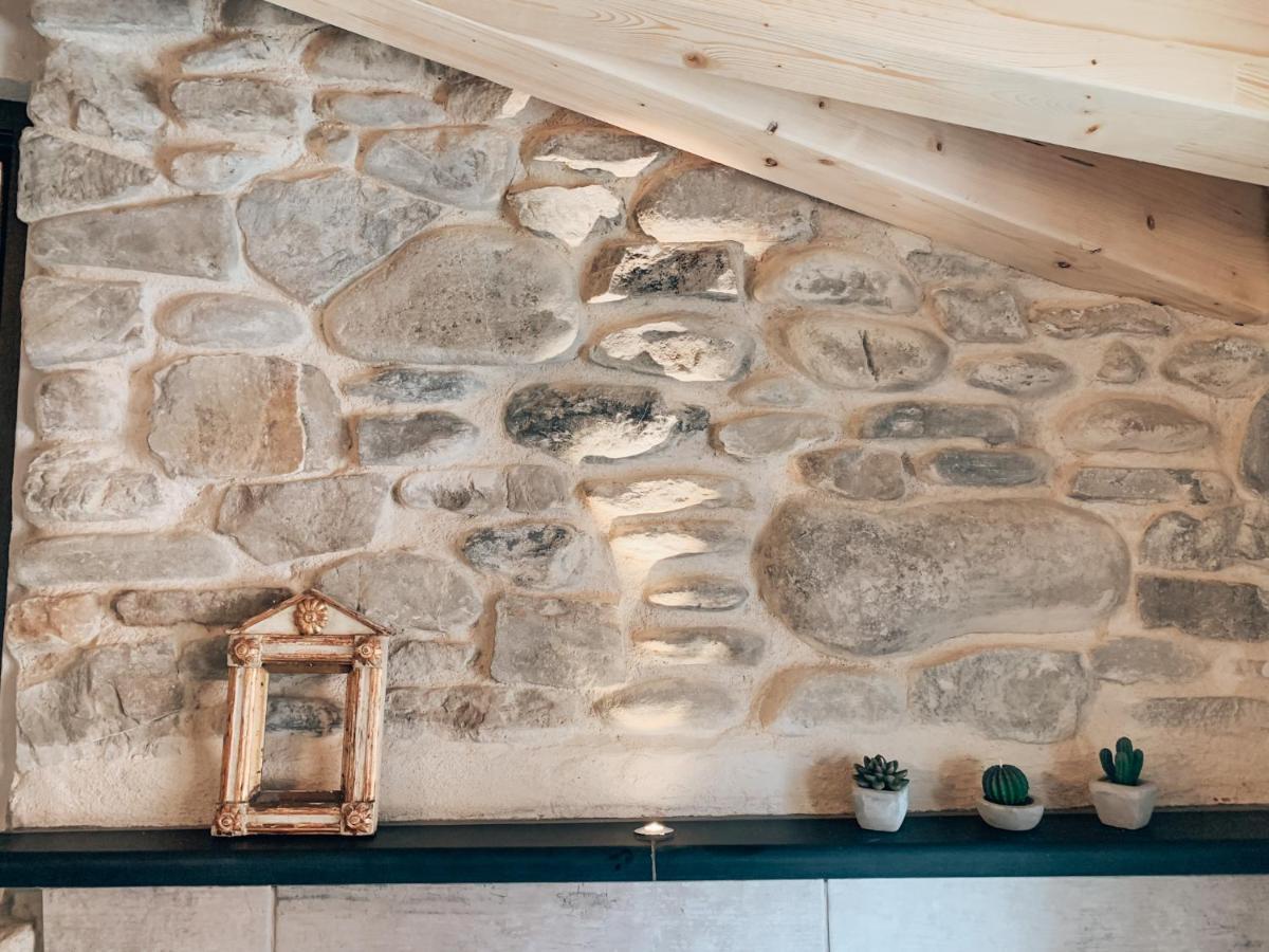 Bed and Breakfast Talking Stones Дольчеаккуа Екстер'єр фото